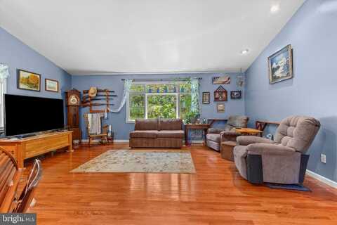 748 MOUNTAIN ROAD, SHERMANS DALE, PA 17090