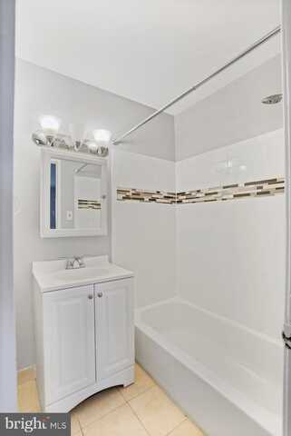 7376 LEE HIGHWAY, FALLS CHURCH, VA 22046