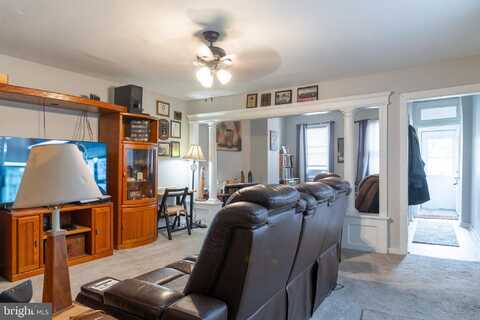 216 S BROADWAY, GLOUCESTER CITY, NJ 08030
