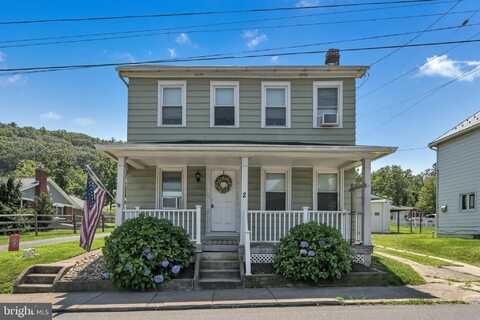 2 CHESTNUT STREET, LENHARTSVILLE, PA 19534