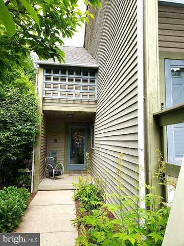 2028 MEADOW GLEN, WYOMISSING, PA 19610