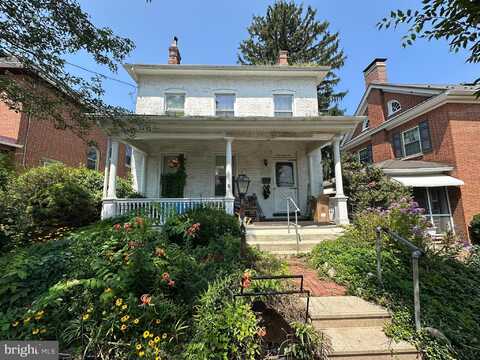 141 S WASHINGTON STREET, GREENCASTLE, PA 17225
