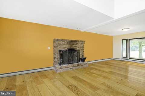 10 HIGHBRIDGE ROAD, NEW EGYPT, NJ 08533