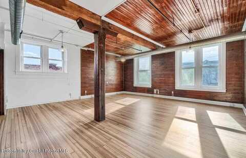 15 Railroad Avenue, Kingston, NY 12401