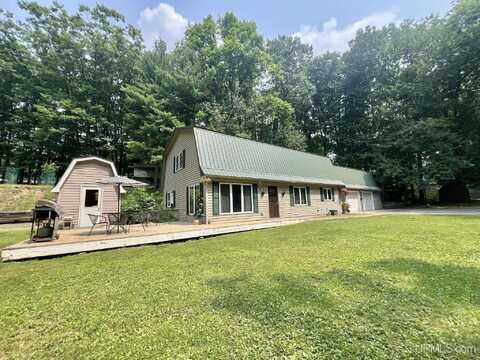 824 Maplewood, Kingsford, MI 49802