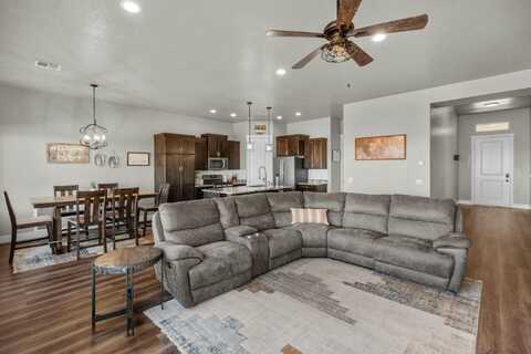 5936 S Desert Crest DR, Saint George, UT 84790