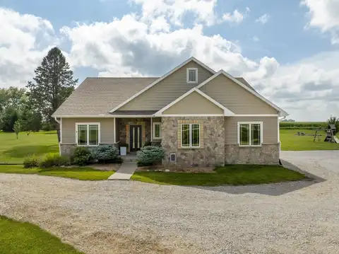 5025 W Griffith Road, Hudson, IA 50643