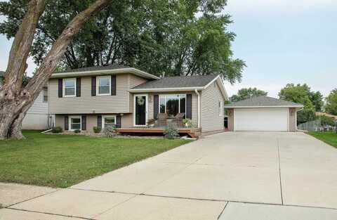 812 Orchard Drive, Cedar Falls, IA 50613