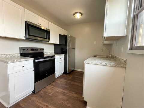 313 Mill St, Coraopolis, PA 15108