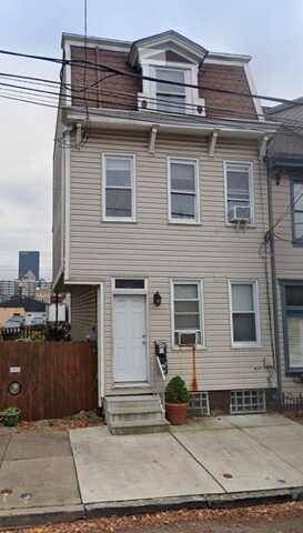 527 Suismon St, East Allegheny, PA 15212