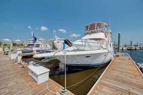 83 Harbour Point Yacht Club, Carolina Beach, NC 28428
