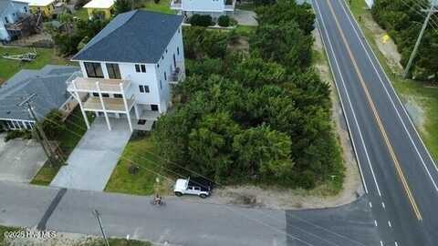 109 Raleigh Avenue, Surf City, NC 28445