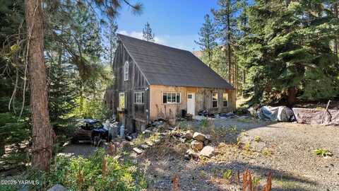 7431 N Fork Rd, Yakima, WA 98908