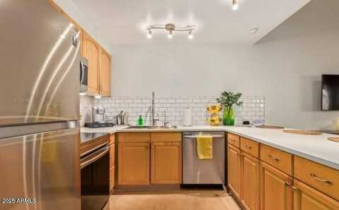 8055 E THOMAS Road, Scottsdale, AZ 85251