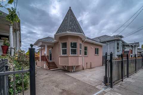 3035 Logan St, Oakland, CA 94601