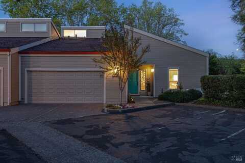 4799 Shade Tree Lane, Santa Rosa, CA 95405