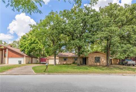 3207 Forestwood Drive, Bryan, TX 77801