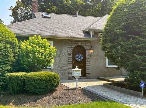 2 Longfellow Drive, New Hartford, NY 13413