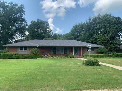 2020 S Prairie Street, Stuttgart, AR 72160