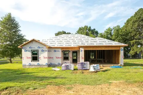 101 LLOYD HENDERSON Road, Beebe, AR 72012