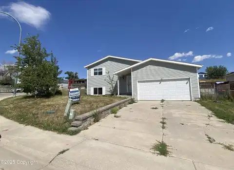 3317 Georgia Cir -, Gillette, WY 82718