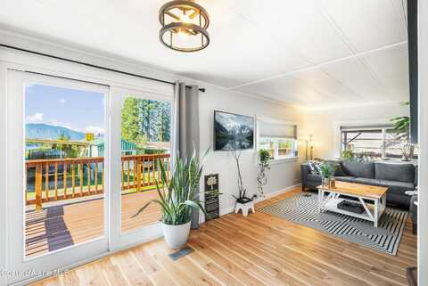 302 School Rd, Hope, ID 83836