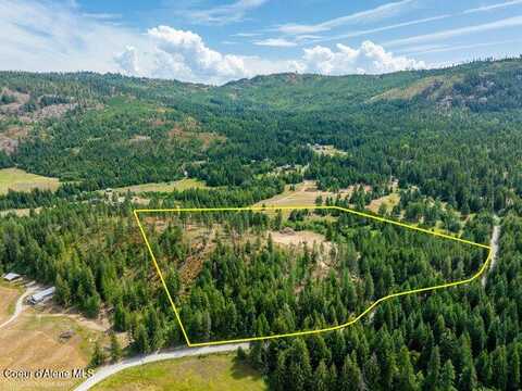197 Schneiders Rd, Sagle, ID 83860