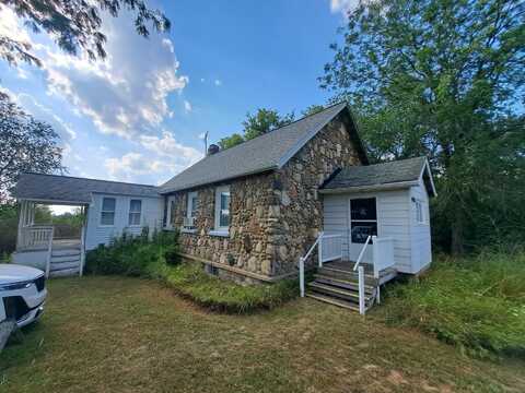 10301 N Loomis, Clare, MI 48617
