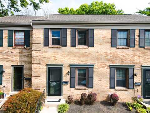 9767 Bunker Hill Lane, Montgomery, OH 45242