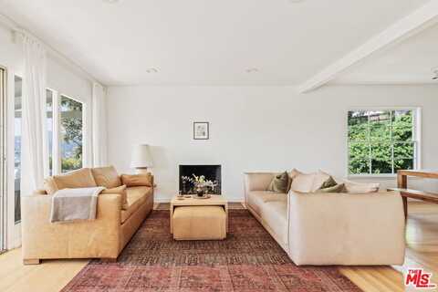 3915 Clayton Ave, Los Angeles, CA 90027