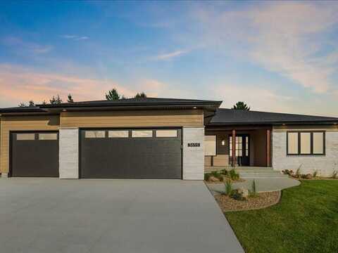 3659 McLain Way, Hiawatha, IA 52233