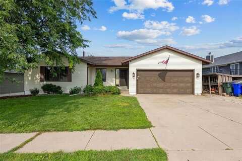 1758 29th St NW, Cedar Rapids, IA 52405