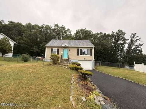 9 Bickford Lane, Schaghticoke, NY 12182