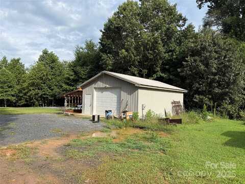 637 Ridge Road, Marion, NC 28752