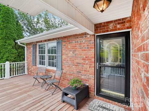 645 High Quarry Road, Hendersonville, NC 28791