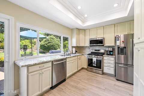 2063 Woodglen Street, Simi Valley, CA 93065