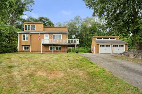 7 Tamarack Drive, Clinton, CT 06413