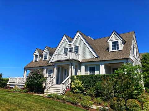 4 Stonington Commons, Stonington, CT 06378