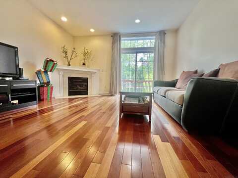 291 Silverbrook Road, Orange, CT 06477