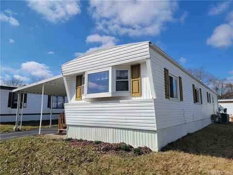 39 Estate Drive, Brookville, OH 45309