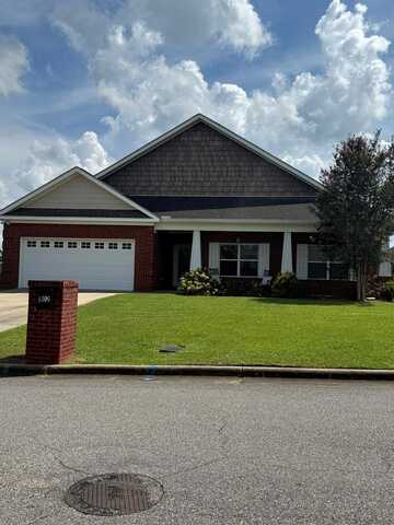 102 Tiffany Dr, Dothan, AL 36301