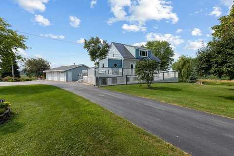 8227 Rileys Bay Rd, Sturgeon Bay, WI 54235