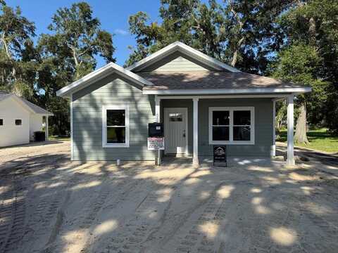 511 Second St, Trenton, FL 32693