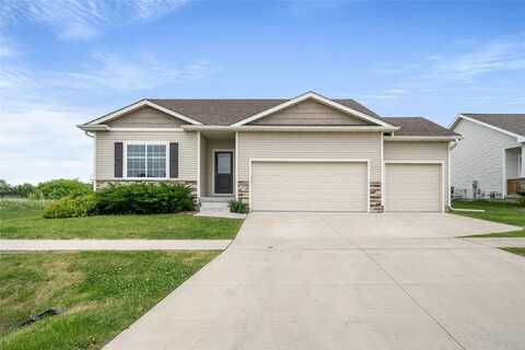9334 Valley Parkway, Johnston, IA 50131