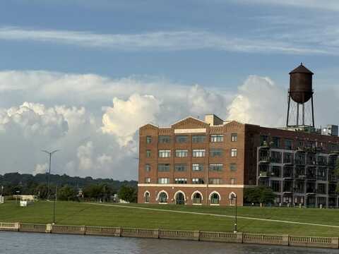 100 Market Street unit: 407, Des Moines, IA 50309