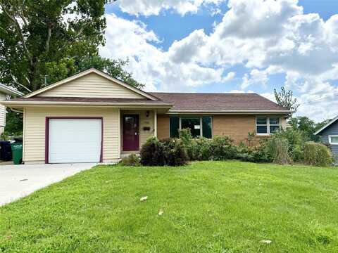 7314 Maple Drive, Urbandale, IA 50322