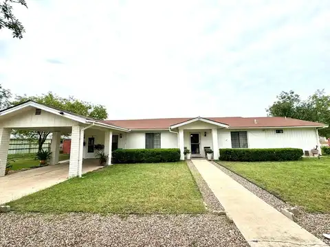 1185 El Venado Dr, Eagle Pass, TX 78852