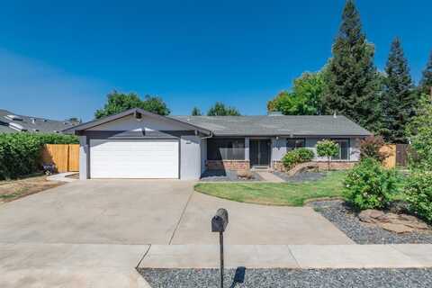 6607 Maroa Avenue N, Fresno, CA 93704