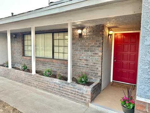 4694 Shields Avenue W, Fresno, CA 93722