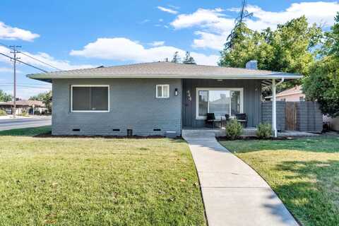 444 Dayton Avenue W, Fresno, CA 93705